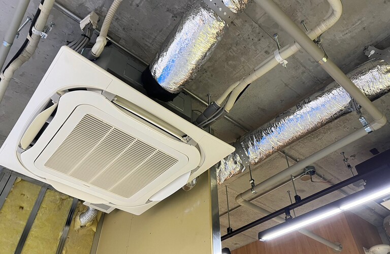 新座市で業務用エアコンを交換するなら植田冷熱にご相談ください